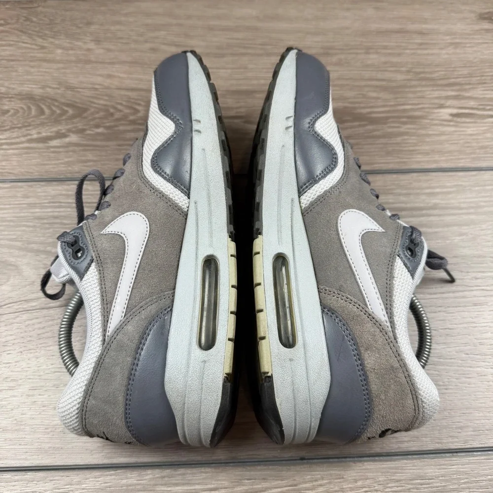 Nike Mens Air Max 1 Essential Sneakers Grey 537383-018 Size 9